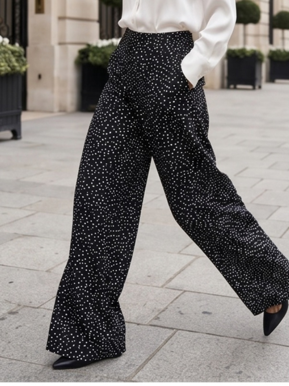 NWT QED London Monochrome Dotted Flare Pants